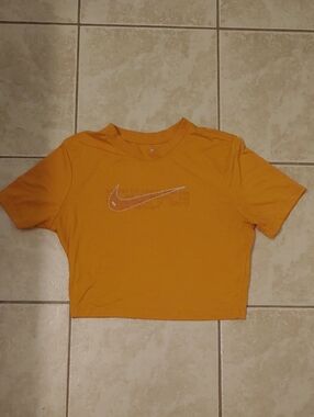 Nike Orange Crop Top Slim Fit Tee Women's Size M